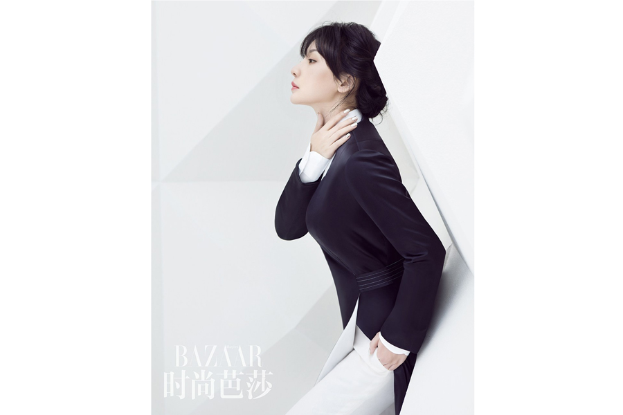 Actress Liu Yan covers fashion magazine