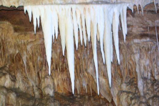 Fengdu Xueyu Cave (Snow Jade Cave)