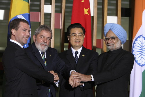 Hu dwells on China's peaceful development