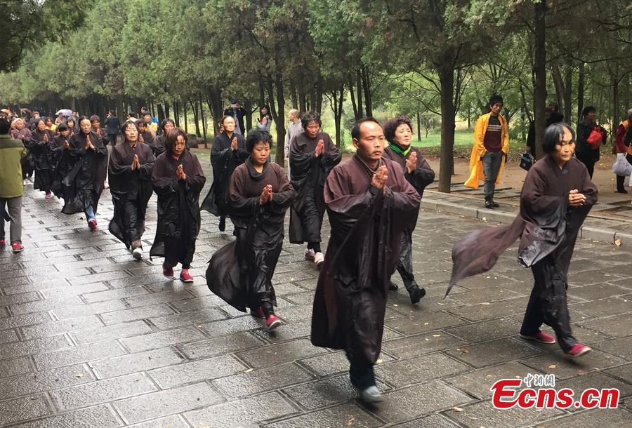 The worship journey to Shaolin Temple