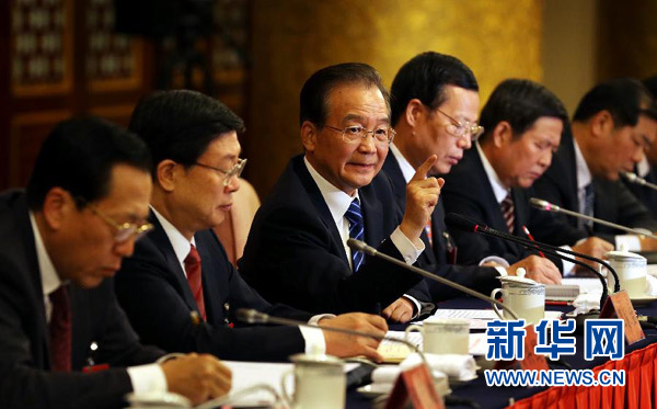 胡錦濤、溫家寶分別參加江蘇、天津代表團(tuán)討論
