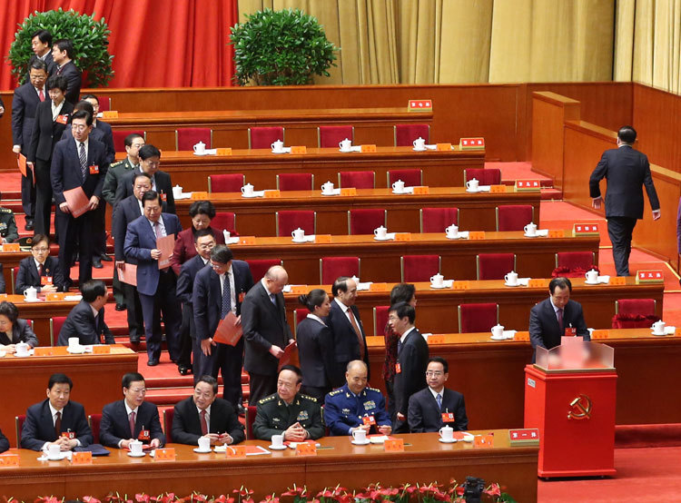 組圖：十八大代表投票選舉中央委員會委員、候補委員和中央紀律檢查委員會委員