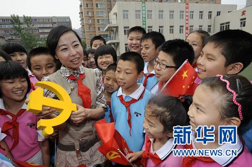 少先隊普遍開展“紅領巾心向黨”主題隊日活動