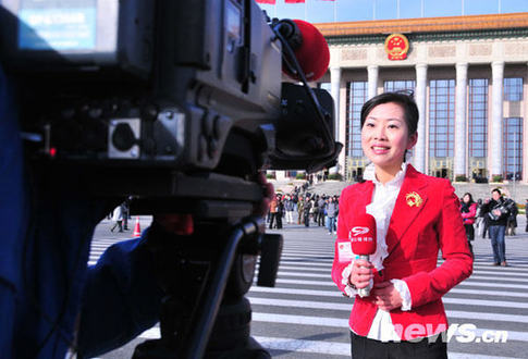近拍兩會“當紅”女主播