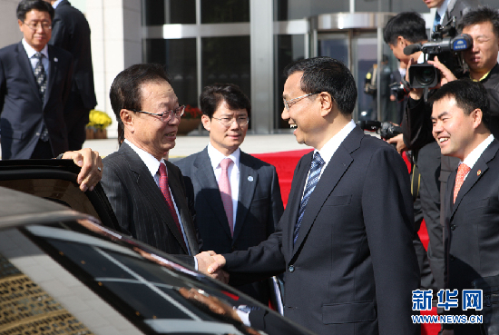李克強會見韓國國會議長樸熺太