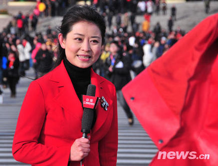 近拍兩會(huì)“當(dāng)紅”女主播