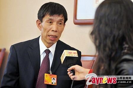 栗俊平：對艱苦行業(yè)應實行差異化個人所得稅制