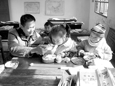 鄉村教師朱建成的45年：“我愿永遠守在這里!”