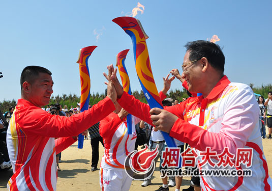 亞沙會火炬今日在煙臺傳遞 奧運冠軍邢傲偉第一棒