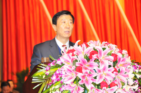 洛陽市人大常委會和“兩院”作工作報告