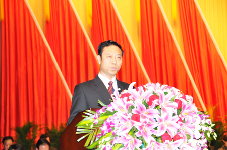 洛陽市人大常委會和“兩院”作工作報告
