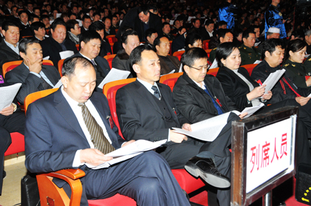 洛陽市人大常委會(huì)和“兩院”作工作報(bào)告