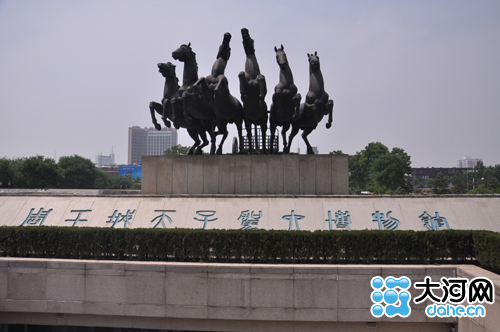 第11屆網上看河南記者走進天子駕六博物館