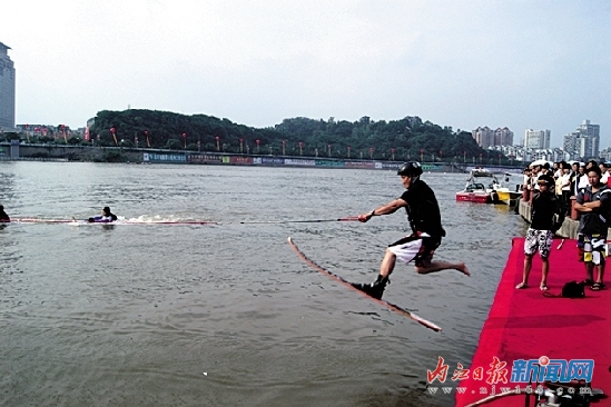 6月2日下午：中澳滑水隊(duì)試水甜城湖