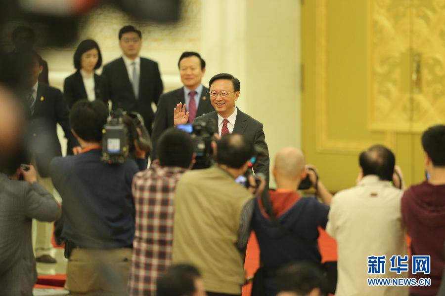 外交部長(zhǎng)楊潔篪答記者問(wèn)