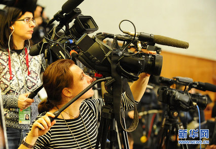 “長槍短炮”盡顯神通