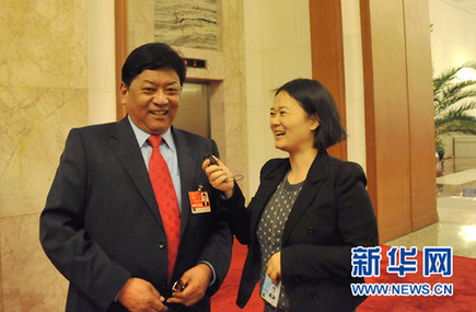 大會堂里“堵”省長