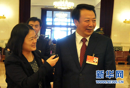 大會堂里“堵”省長