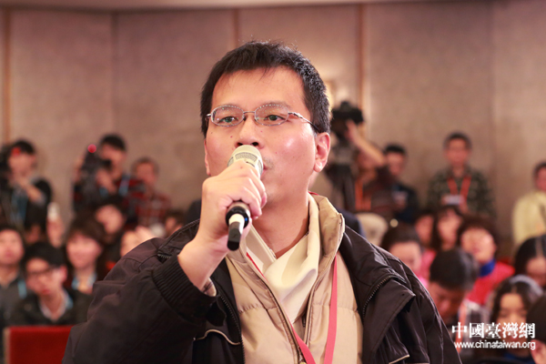 政協(xié)首場發(fā)布會 發(fā)言人延時答臺灣記者問