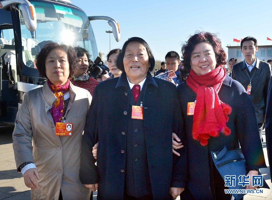 兩會上的鏗鏘玫瑰