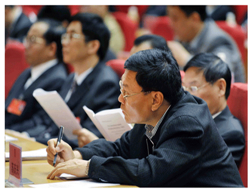 海南省政協(xié)五屆三次會(huì)議開幕