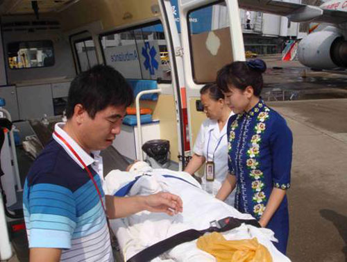 海航19個小時完成擔(dān)架保障運輸