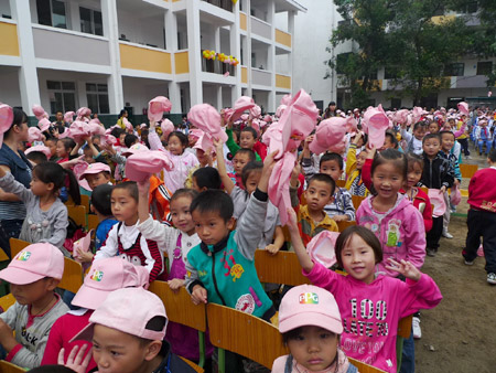 多彩圖書室點亮地震災區孩童人生(組圖)