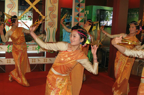 穿梭國(guó)際旅交會(huì) 玩遍地球村