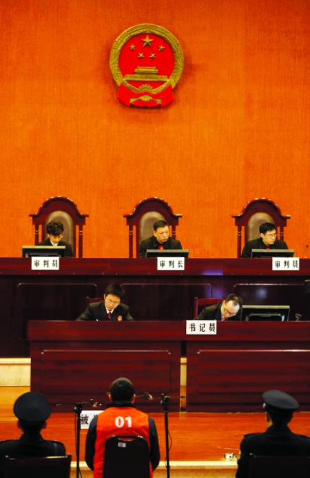 王天倫受審：控制市場非法獲利上億 打死人花錢擺平