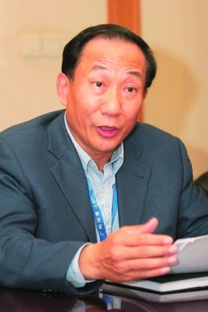 廣州海事法院院長公費(fèi)出國旅游被免后復(fù)出