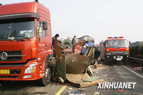 湖北京珠高速中斷8小時后恢復通車
