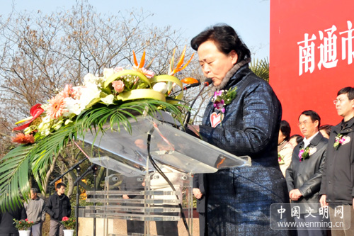關(guān)愛(ài)空巢老人 建設(shè)文明和諧新南通