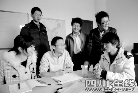 27歲四川“最年輕教授” 曾是“麻將神童”