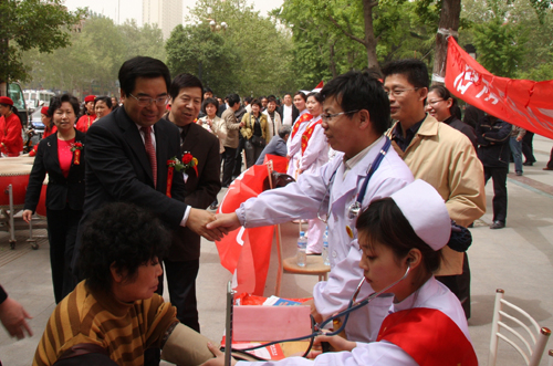 洛陽(yáng)啟動(dòng)“百萬(wàn)空巢老人關(guān)愛(ài)志愿服務(wù)行動(dòng)”