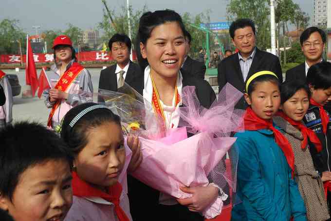 80后鄉村女校長李靈當選全國勞模載譽返鄉