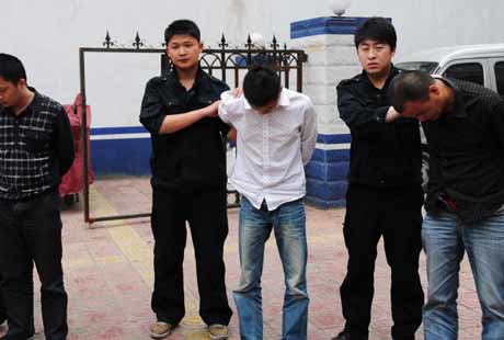 三名四川籍上網逃犯逃竄鄭州半小時落網