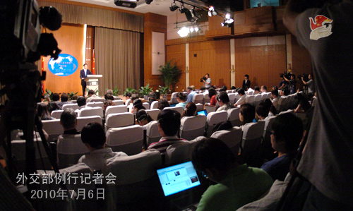 秦剛就美韓黃海軍演、中巴關系等答問