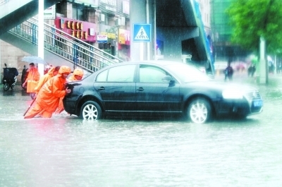 合肥昨拉響暴雨紅色警報(圖)