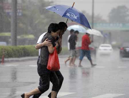 臺(tái)風(fēng)“燦都”給海南省帶來(lái)連續(xù)降雨
