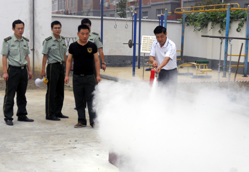漯河人大代表團走進教育基地學習消防知識