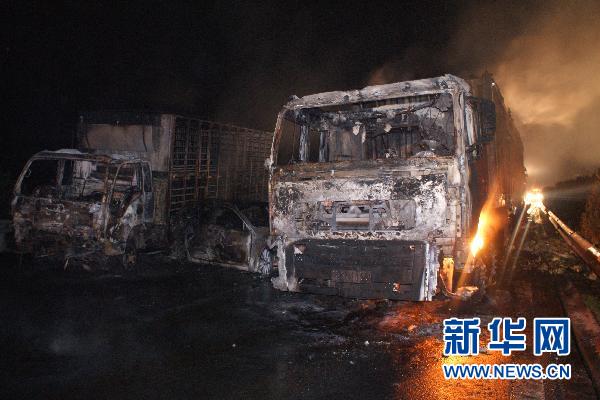 沈海高速多車連環(huán)相撞起火致交通擁堵7小時