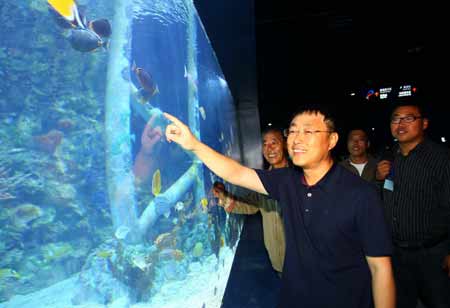 中國最大規(guī)模極地海洋動物館開館