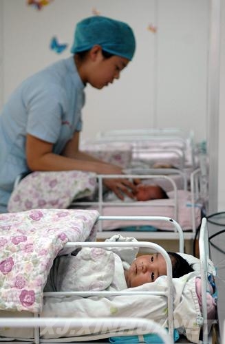 新疆建成首個(gè)新生兒無陪護(hù)、層流潔凈病房