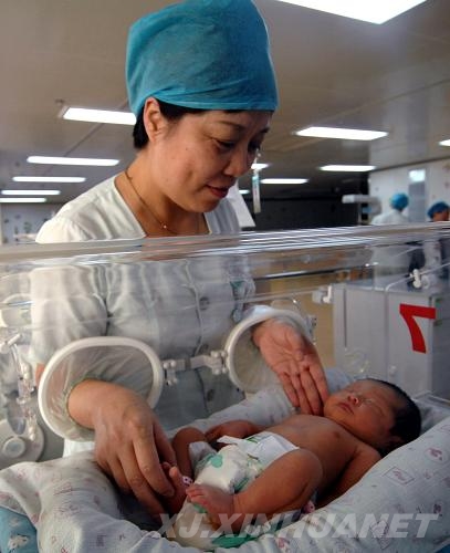 新疆建成首個(gè)新生兒無陪護(hù)、層流潔凈病房