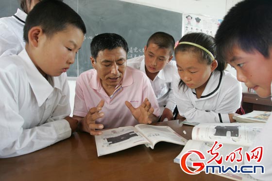 最美鄉村教師杜順:血液里沒了學生,心臟就不會跳動