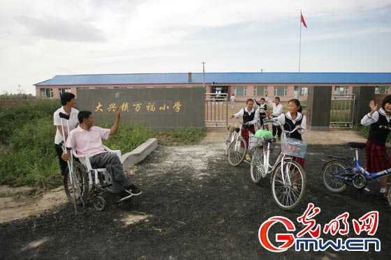 最美鄉(xiāng)村教師杜順：血液里沒了學(xué)生，心臟就不會(huì)跳動(dòng)