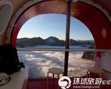 阿爾卑斯山頂的懸空旅館 你敢住嗎？