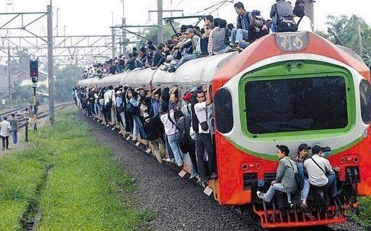 各國白領(lǐng)生存之路：擠地鐵中國并非最恐怖的