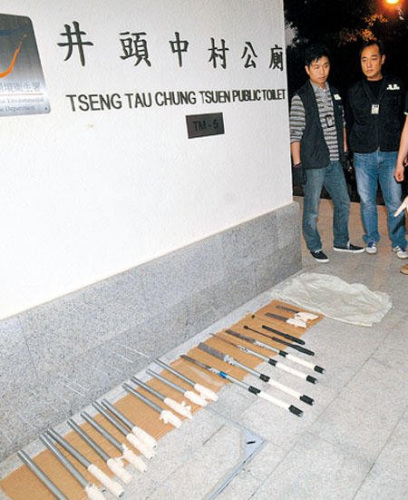 香港百名警察屯門反黑 搗破黑幫賭場及兵器庫