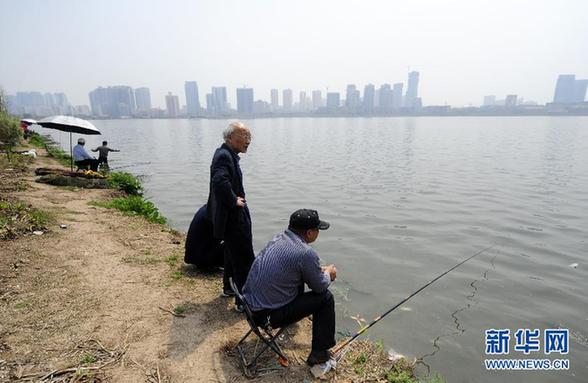 數百湖泊“人間蒸發(fā)” 地產商填湖建房觸目驚心